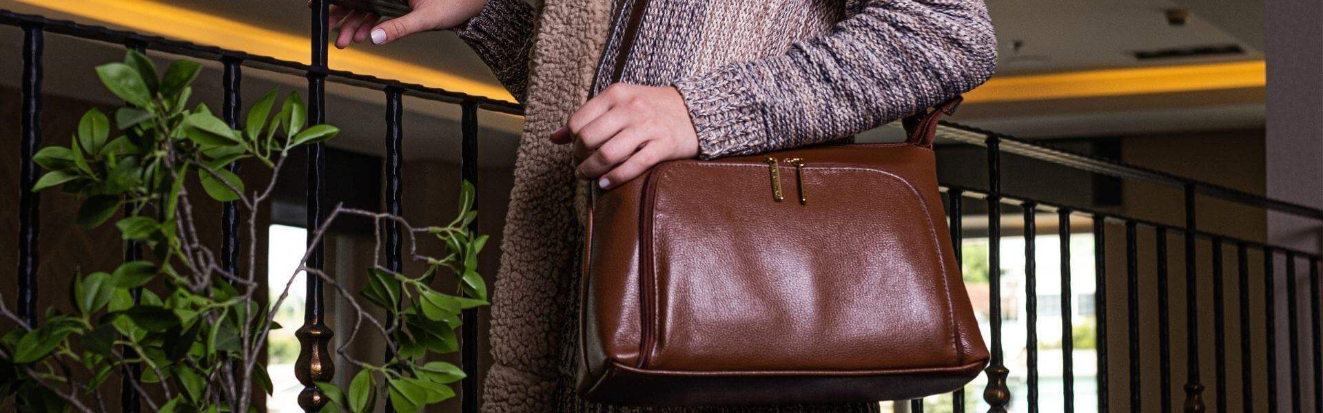 Andrea Vinci - Enluaze - Acessórios em Couro