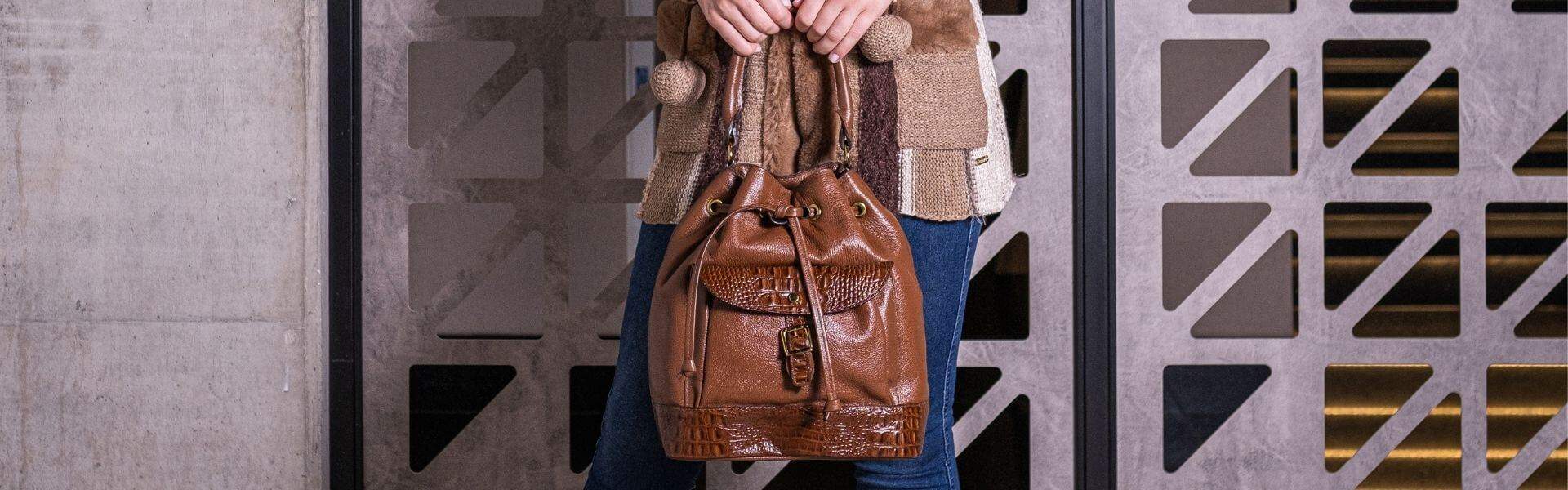 Bolsas Saco Femininas - Enluaze - Acessórios em Couro