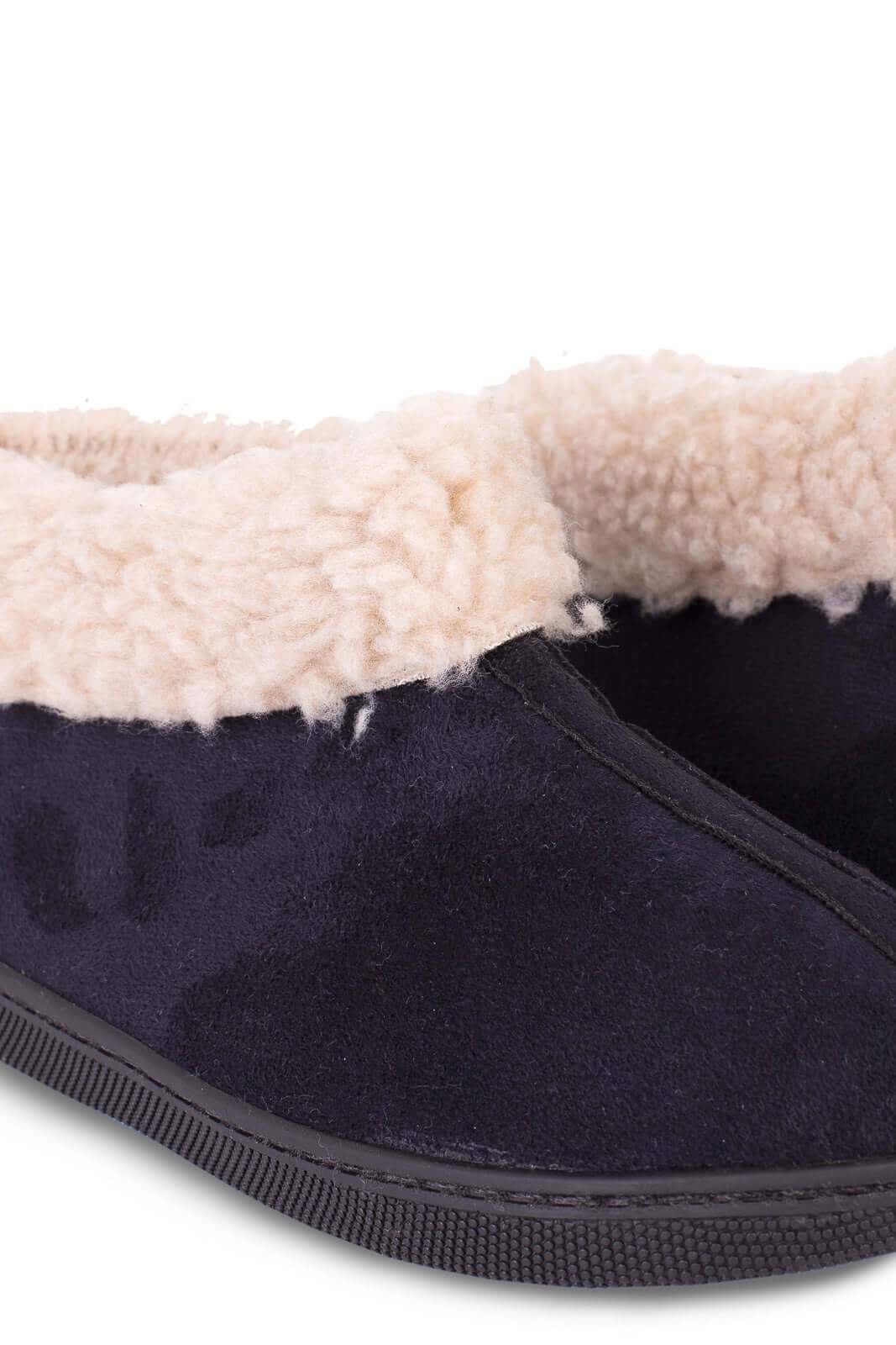 Pantufa unissex forrada em pelo e sola antiderrapante 01 - Enluaze