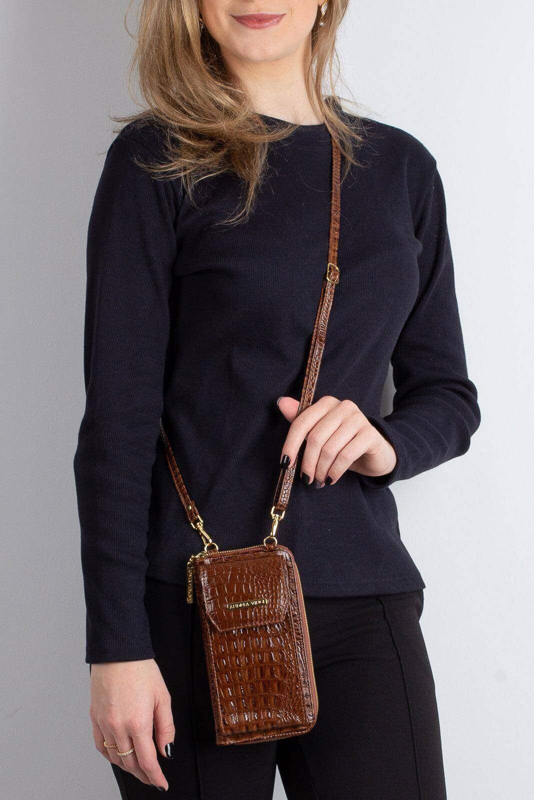 Carteira feminina de couro croco com alça Rafa 19x10,5cm - Enluaze