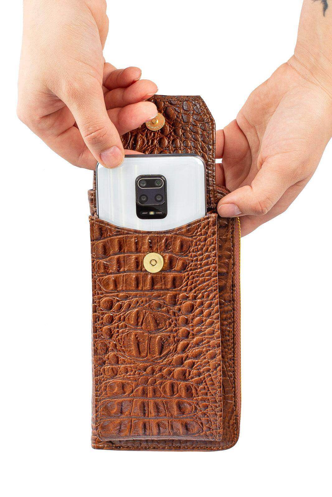 Carteira feminina de couro croco com alça Rafa 19x10,5cm - Enluaze