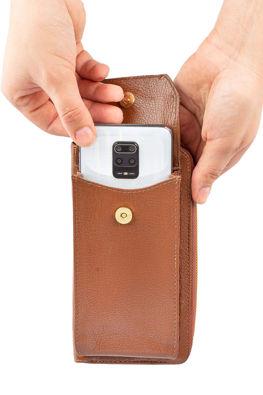 Carteira feminina de couro liso com alça Rafa 19x10,5cm - Enluaze