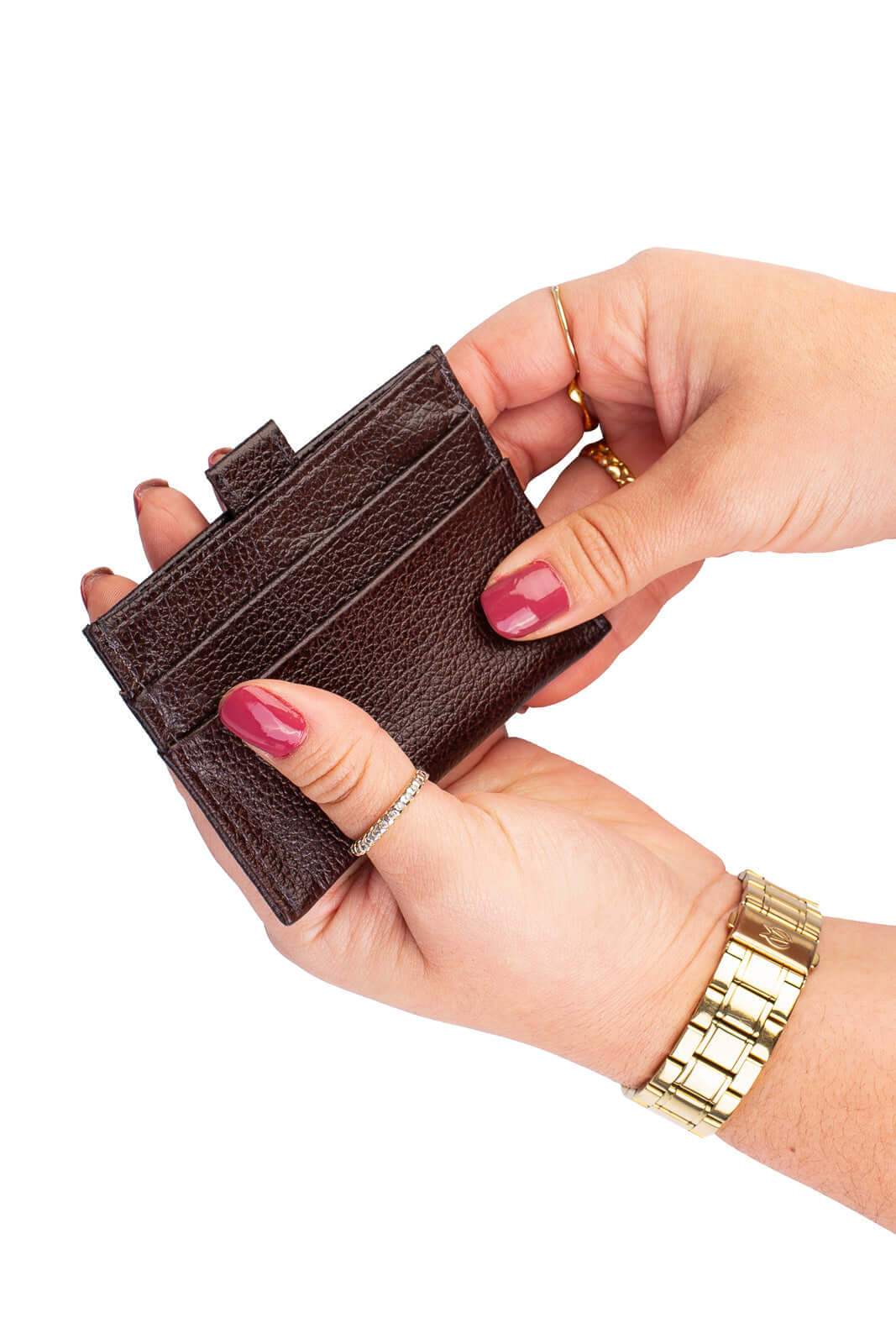 Porta cartões de couro liso Ianna 8x10cm - Enluaze