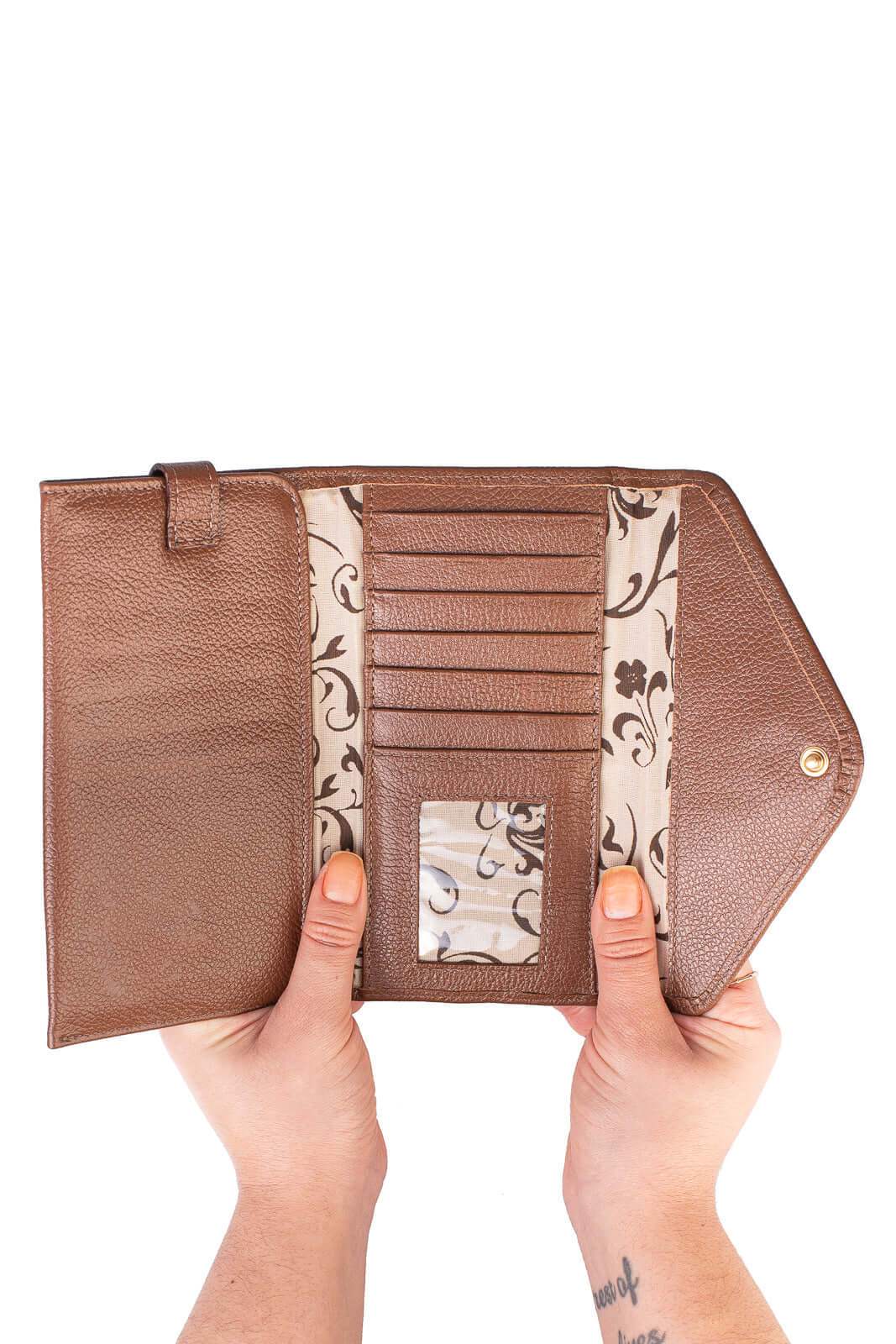 Carteira feminina de couro liso Clara 10,5x19cm - Enluaze