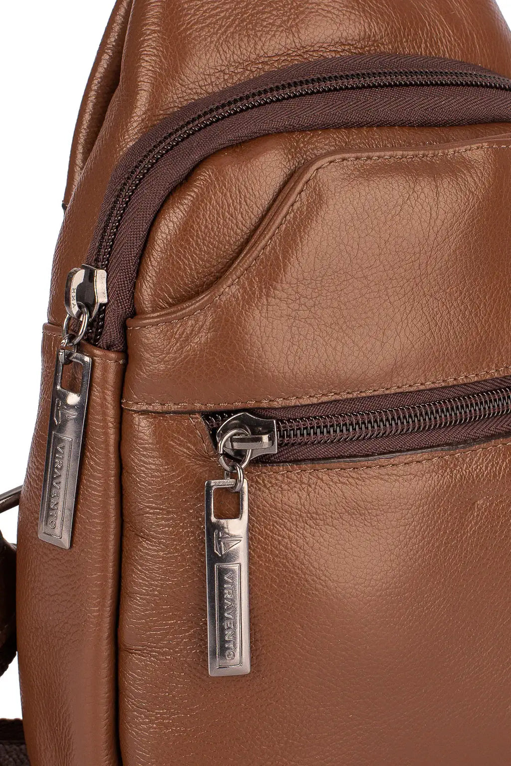 Mini mochila transversal de couro Jeff - Enluaze