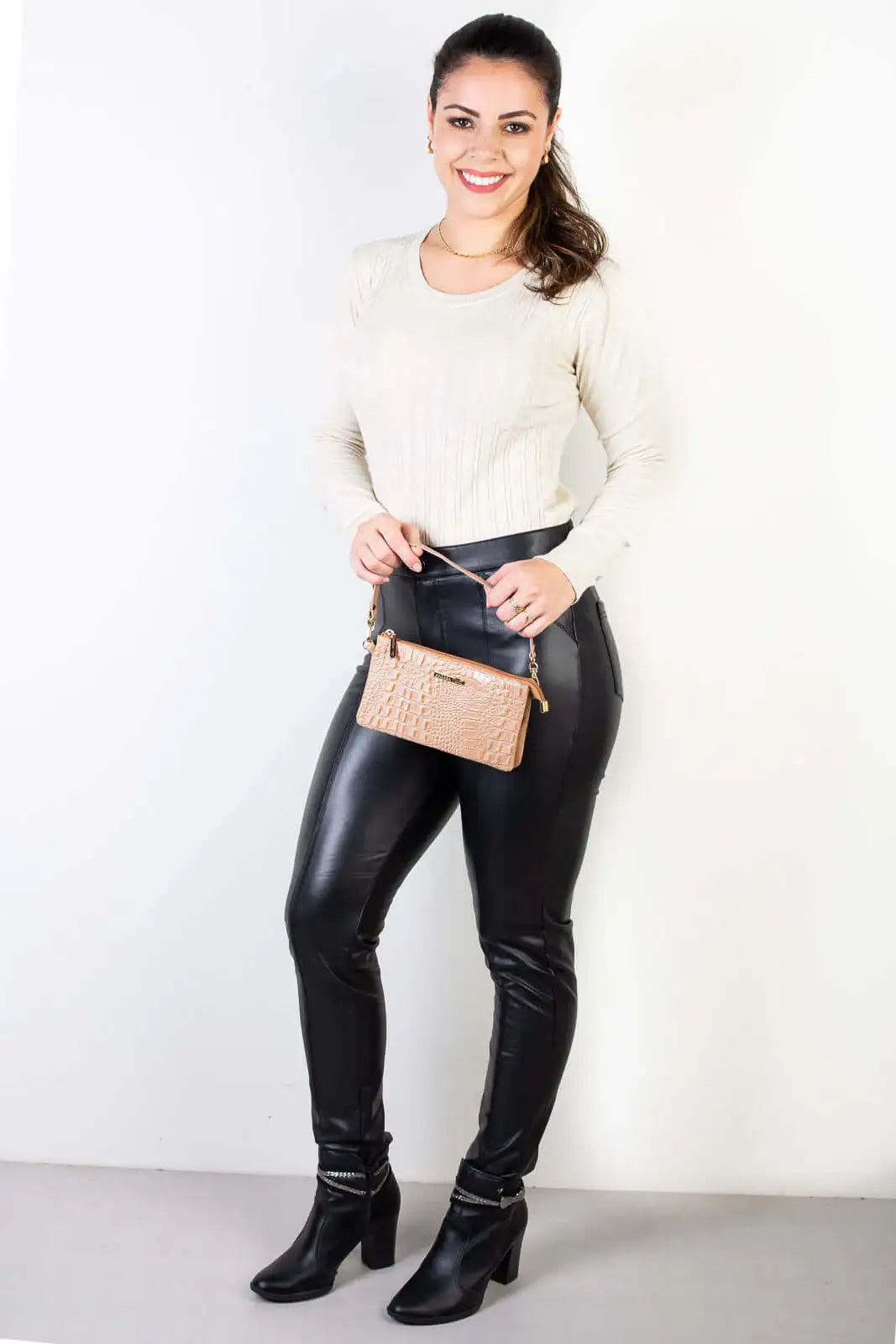 Bolsa transversal pequena de couro croco Tayná - Enluaze