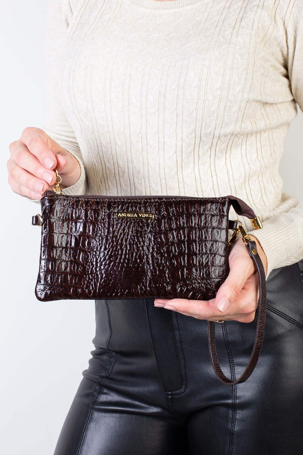 Bolsa transversal pequena de couro croco Tayná - Enluaze