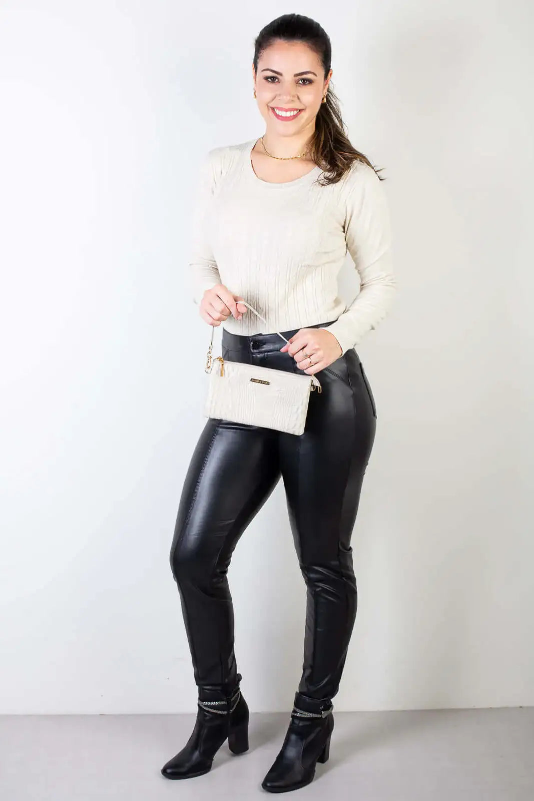 Bolsa transversal pequena de couro croco Tayná - Enluaze