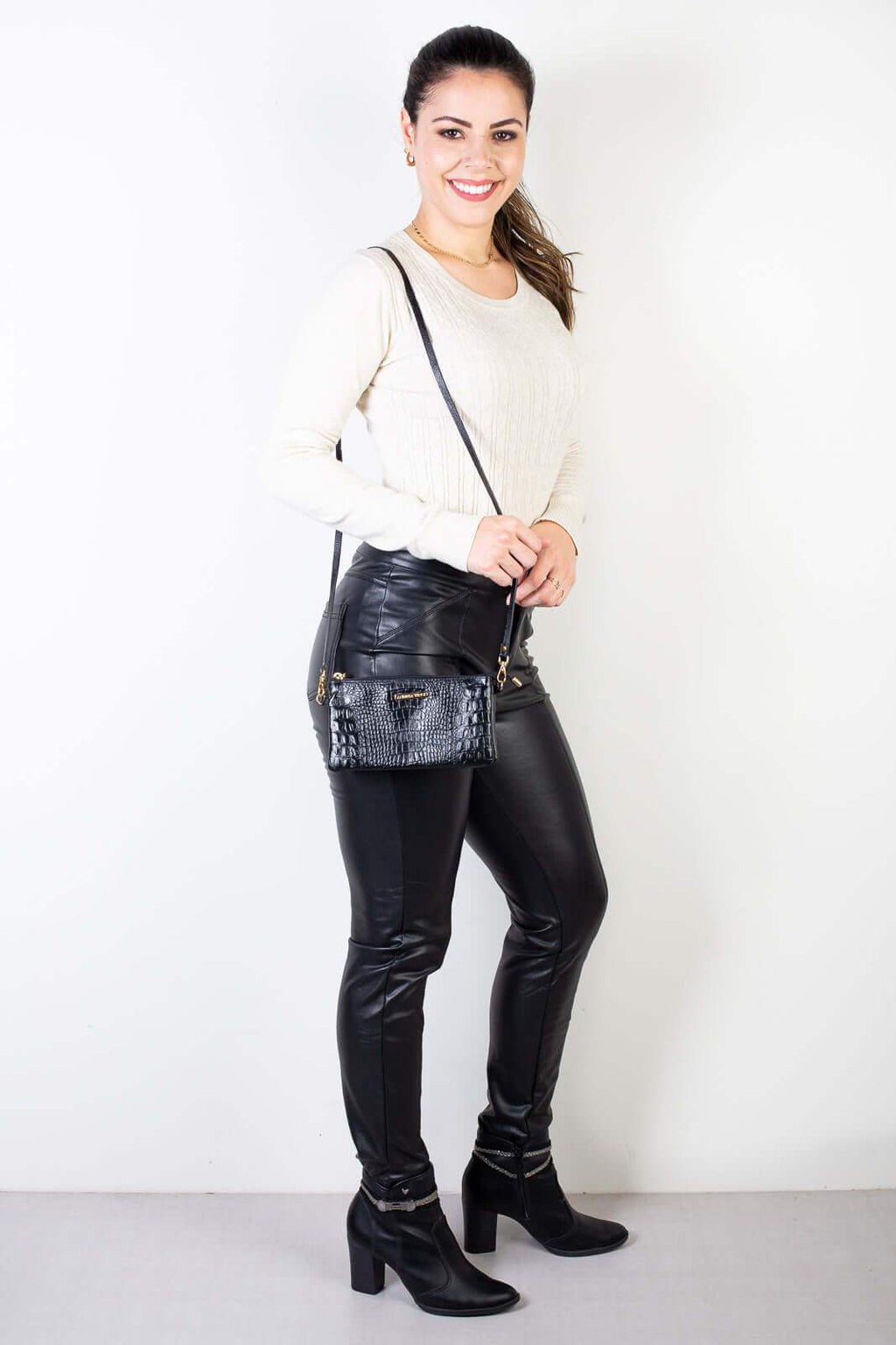 Bolsa transversal pequena de couro croco Tayná - Enluaze