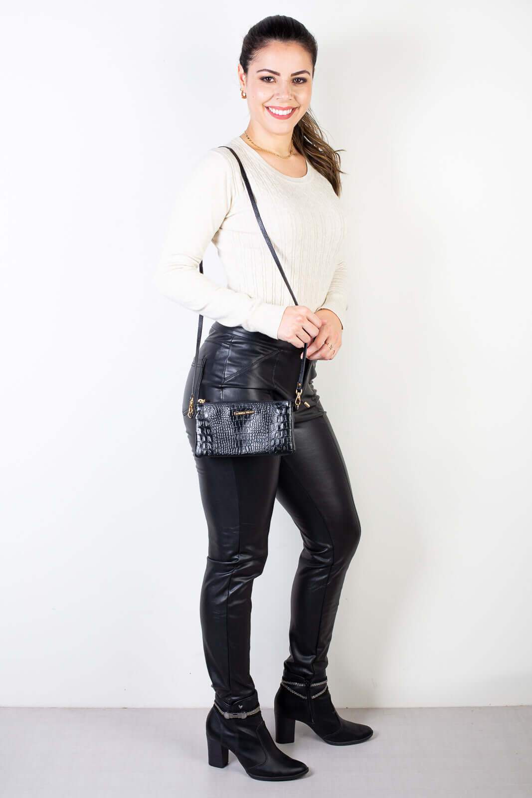 Bolsa transversal pequena de couro croco Tayná - Enluaze