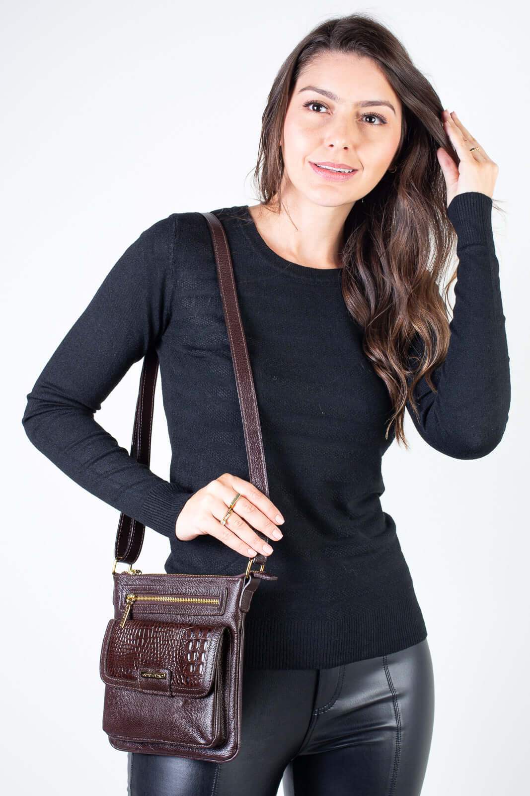 Bolsa pequena transversal em couro liso Emma - Enluaze