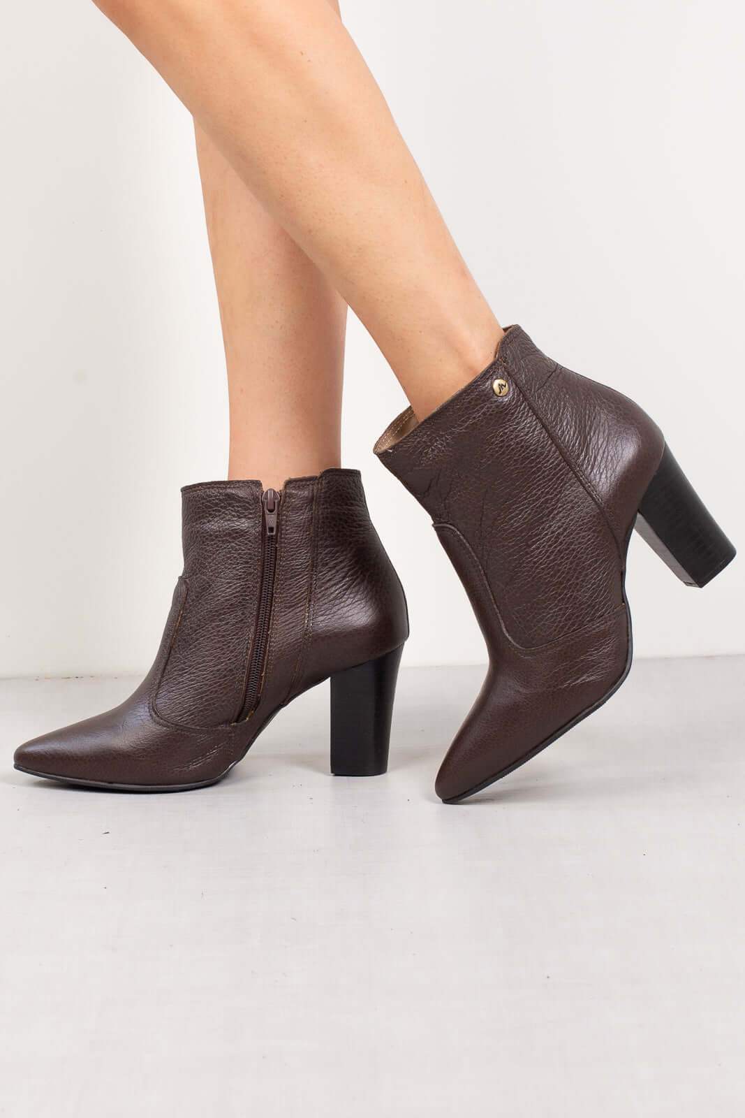 Bota de couro 2 em 1 salto grosso 052 - Enluaze