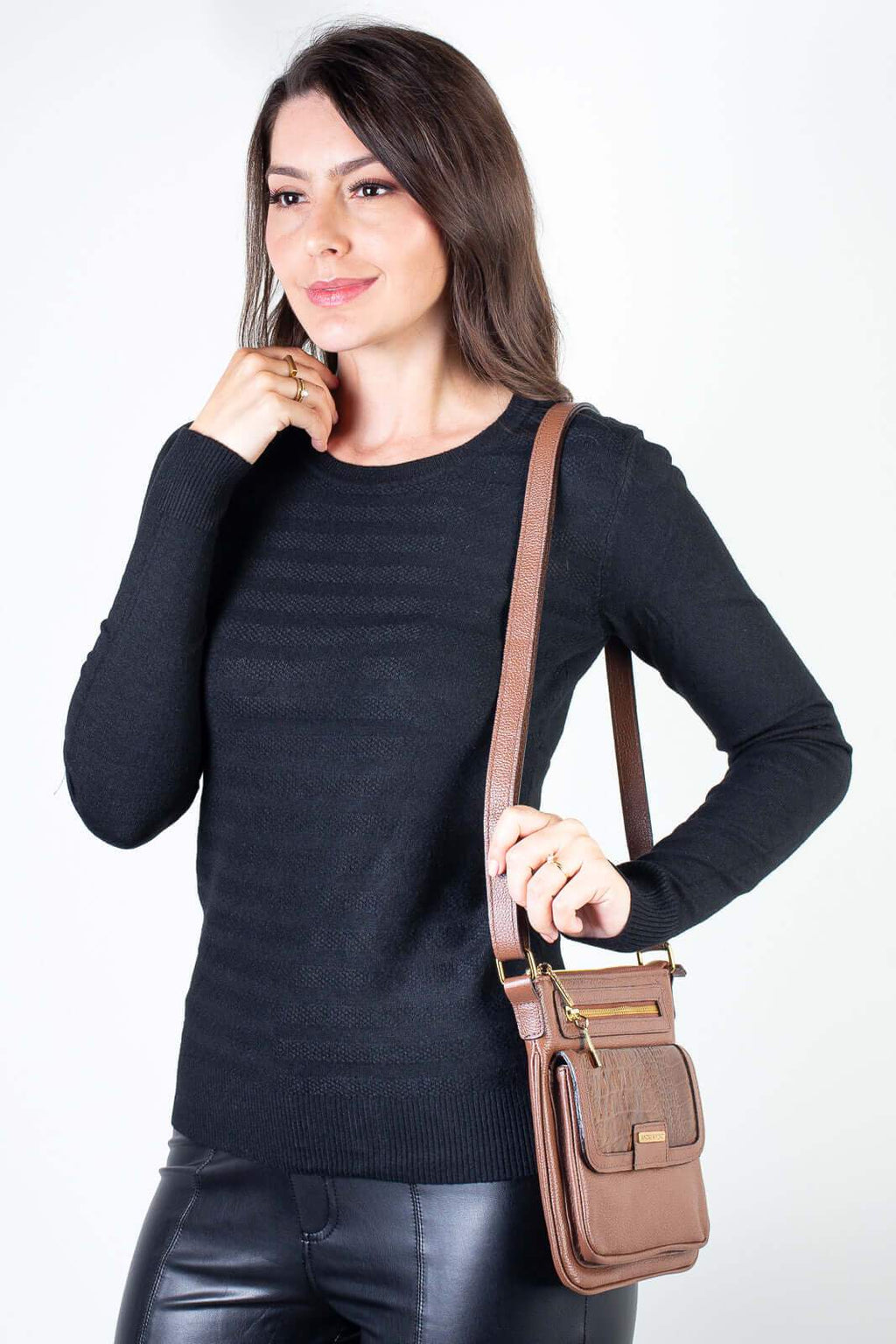 Bolsa pequena transversal em couro liso Emma - Enluaze