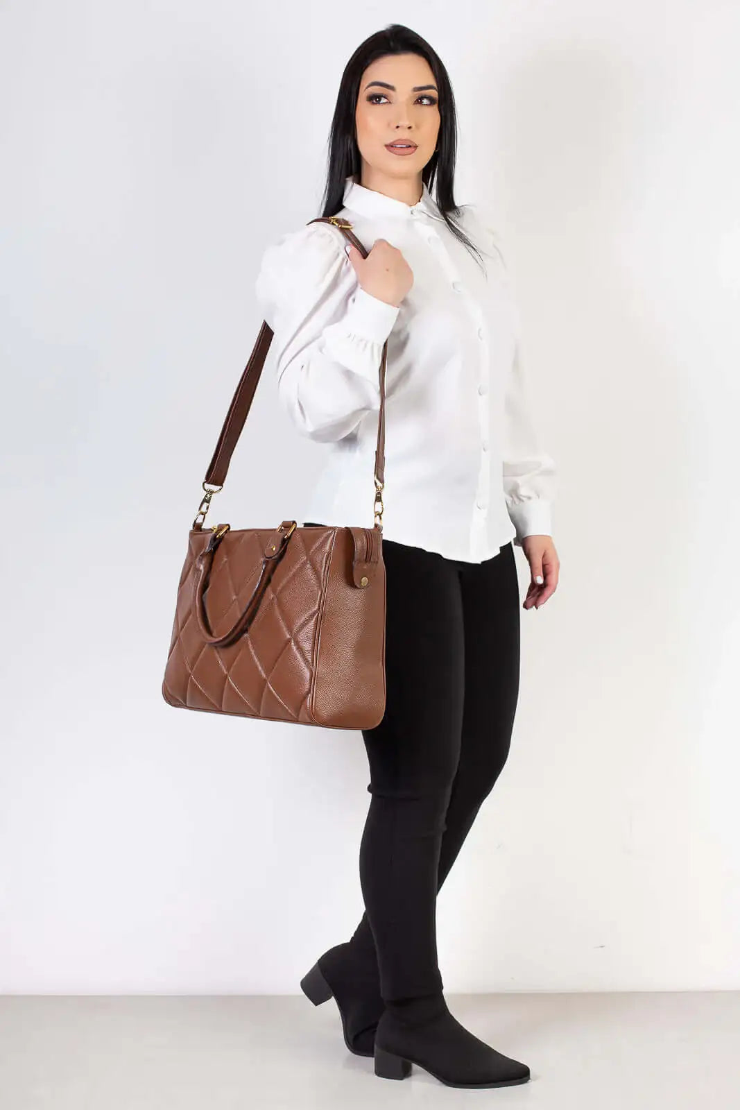 Pasta feminina de couro liso Esther - Enluaze