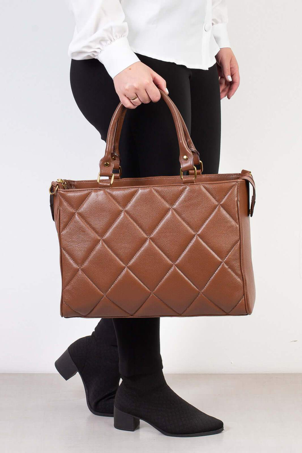 Pasta feminina de couro liso Esther - Enluaze