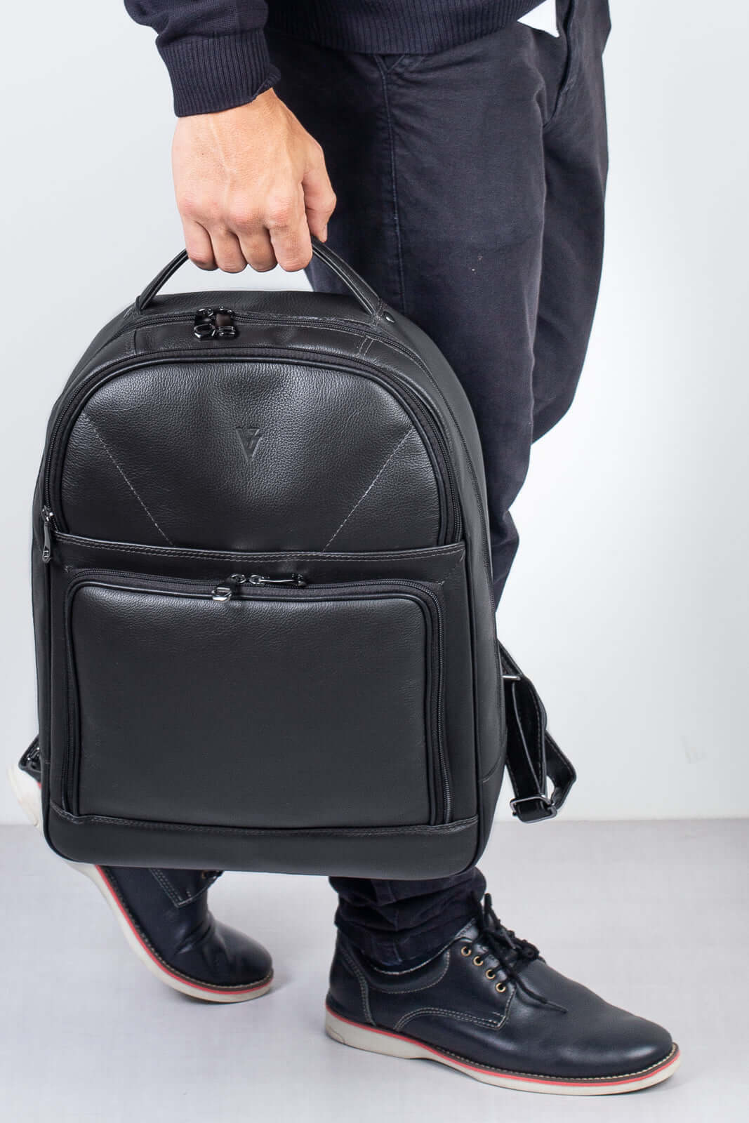 Mochila de couro masculina para notebook Vicente - Enluaze