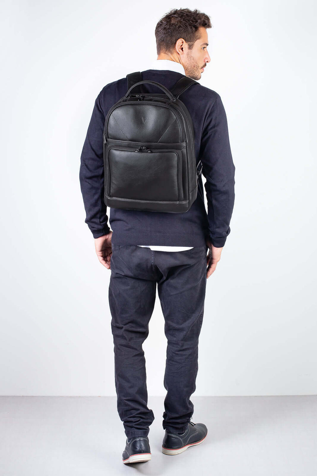 Mochila de couro masculina para notebook Vicente - Enluaze