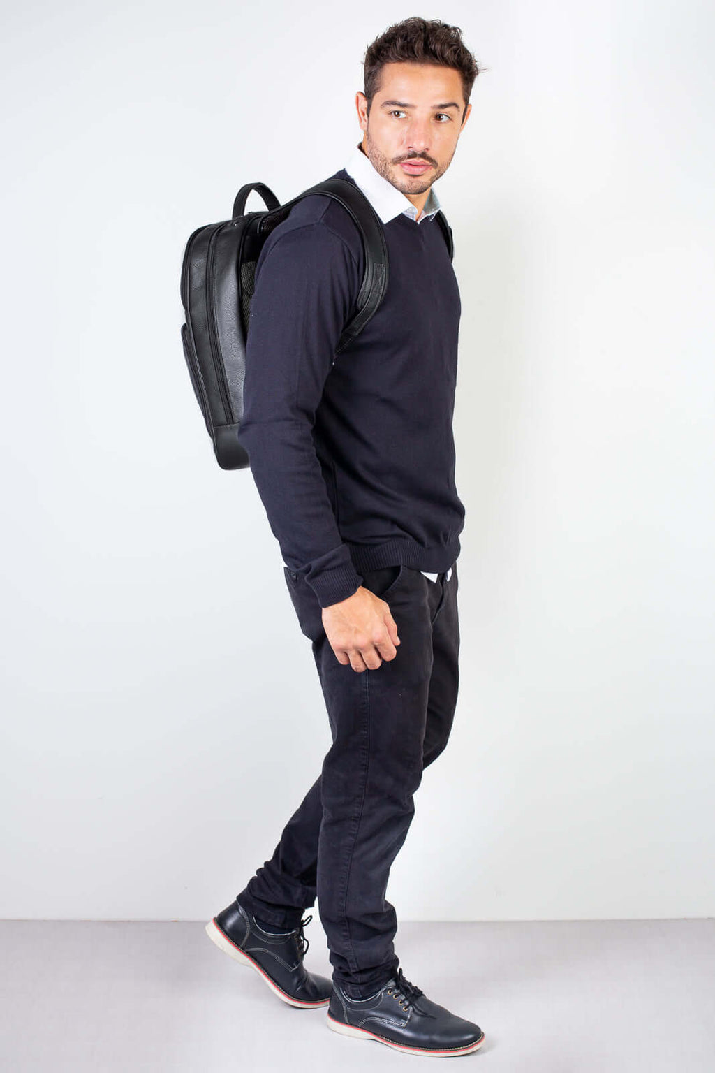 Mochila de couro masculina para notebook Vicente - Enluaze