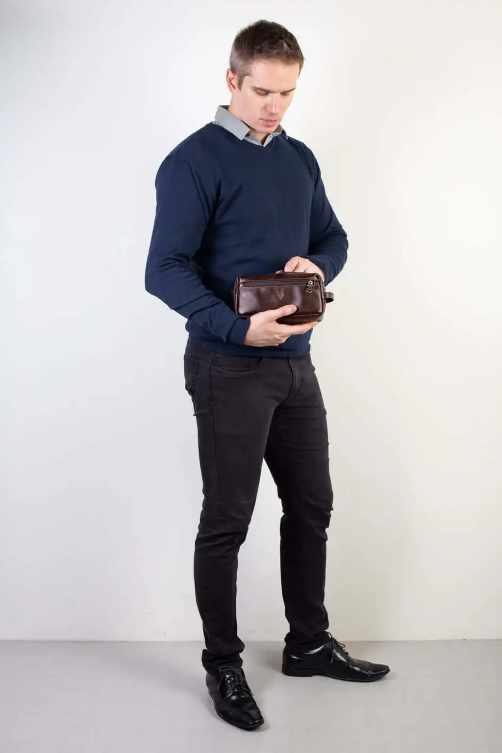 Necessaire masculina em couro italiano Daily 10x20x8cm - Enluaze