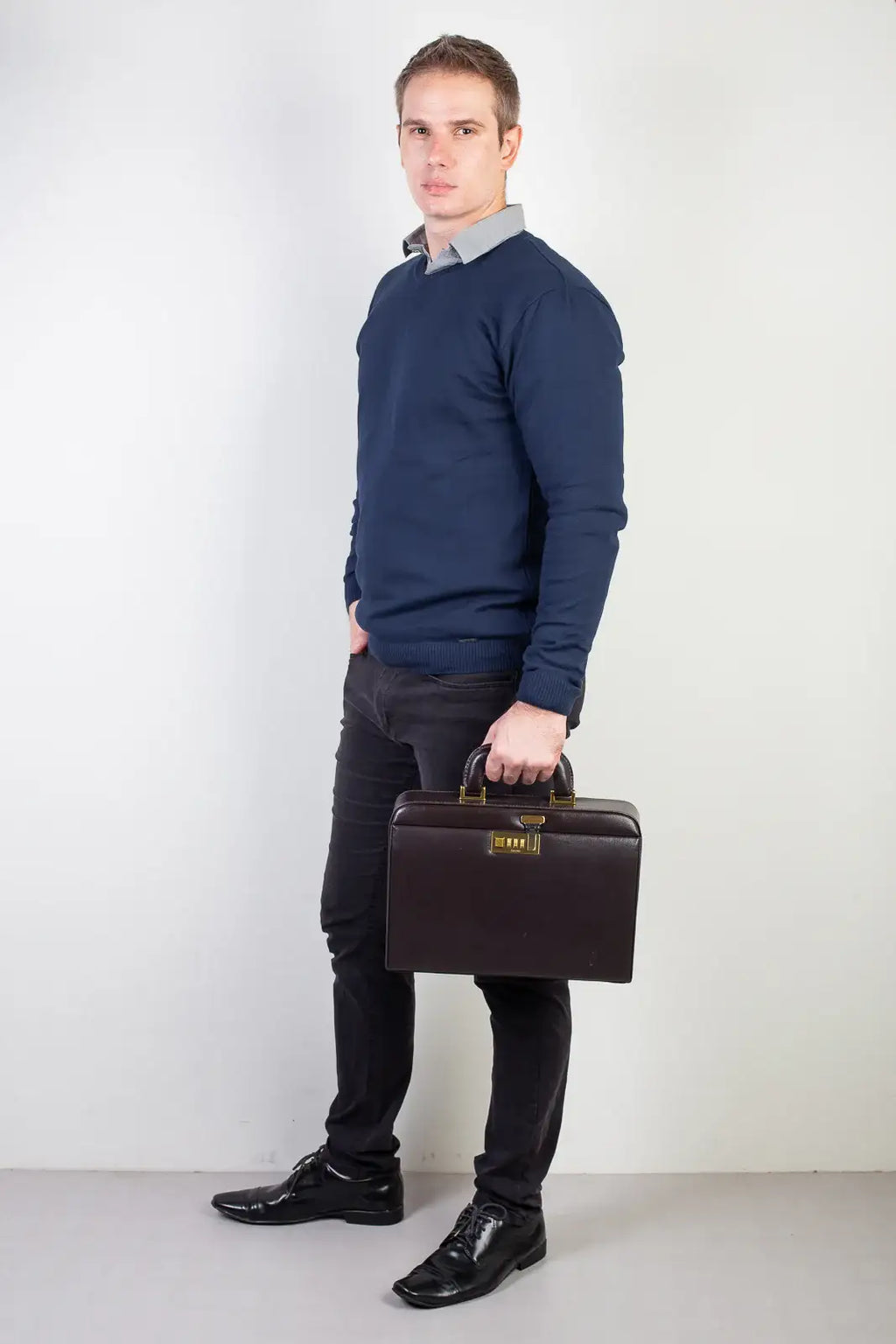 Maleta pequena em couro com segredo Doctor - Enluaze