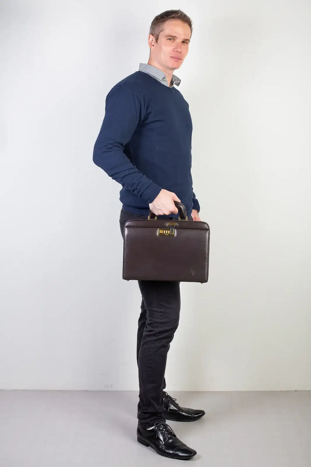 Maleta pequena em couro com segredo Doctor - Enluaze