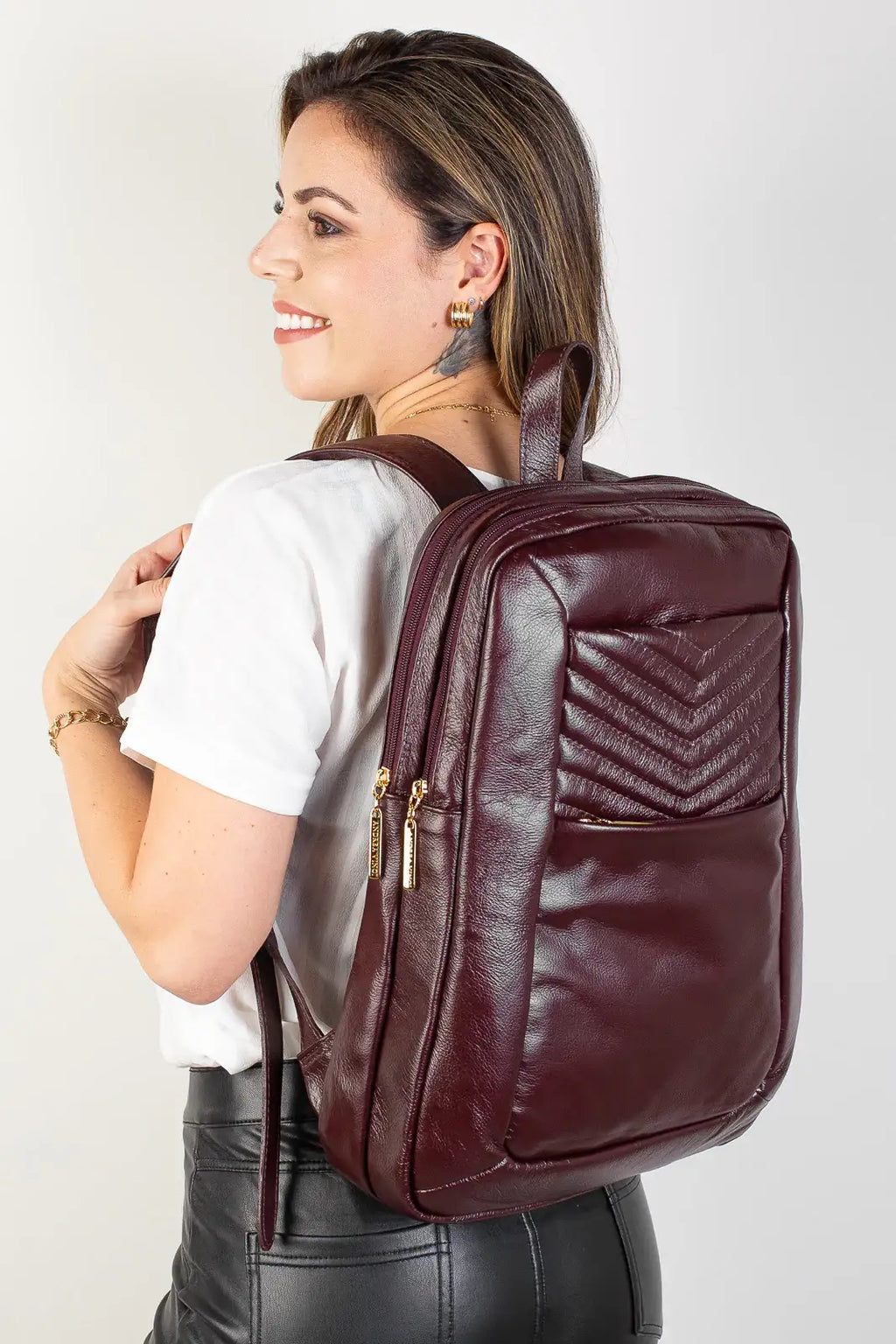 Mochila de couro grande liso slim Patricia - Enluaze