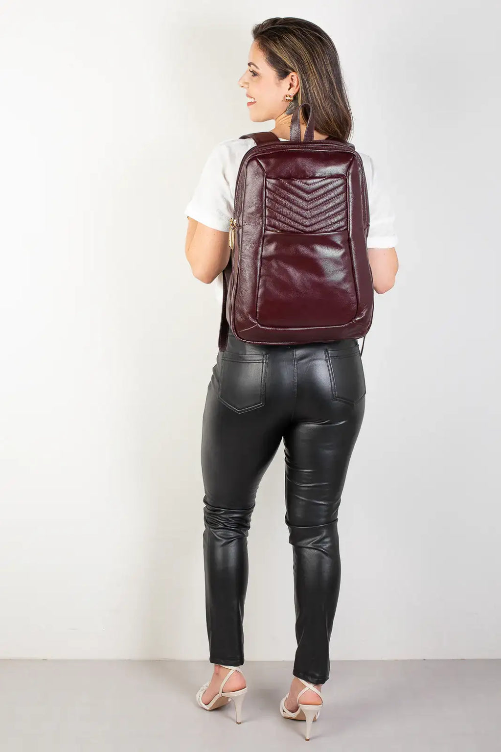 Mochila de couro grande liso slim Patricia - Enluaze