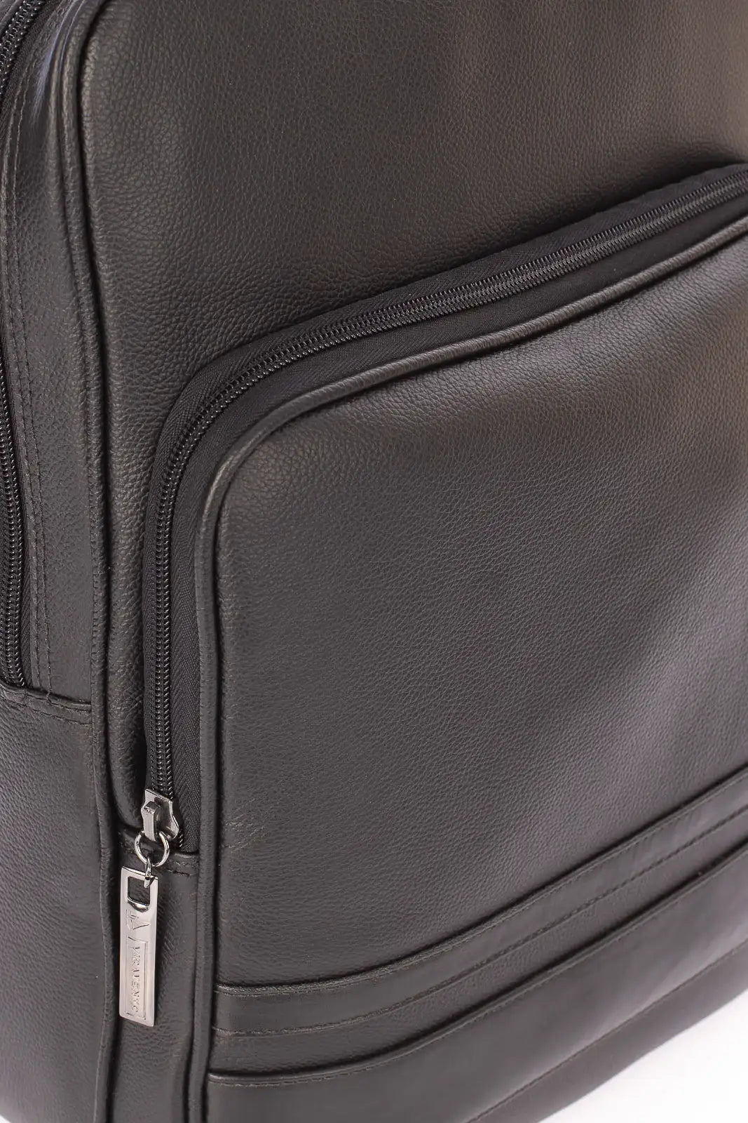 Mochila de couro Ricardo - Enluaze