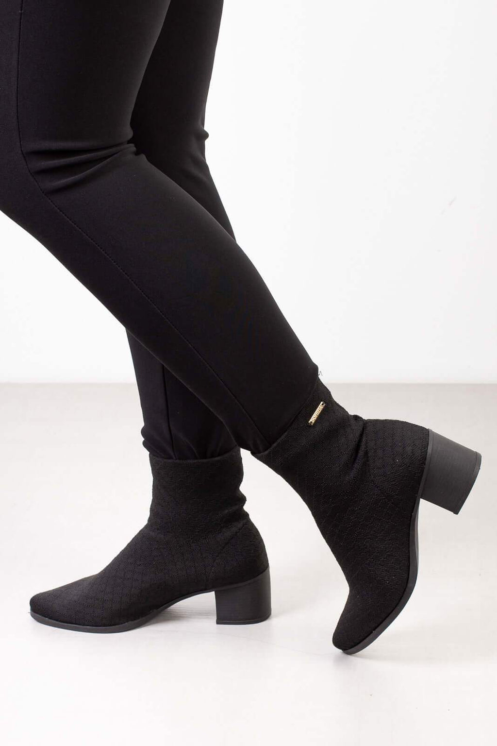 Bota de malha feminina com salto 2322 - Enluaze