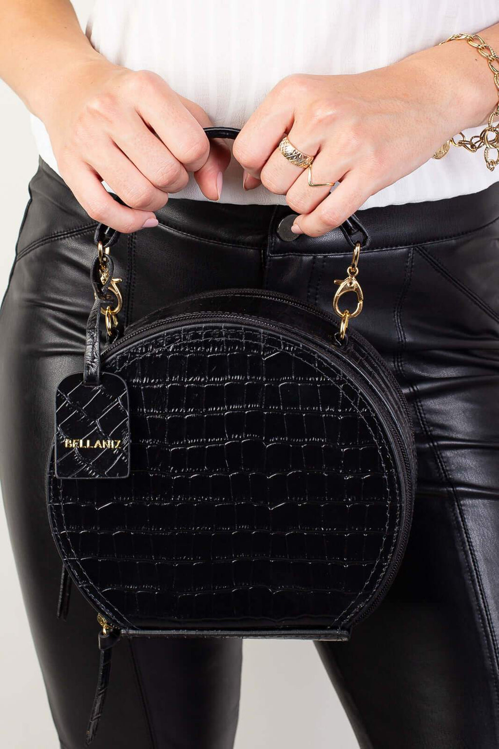 Mini bolsa redonda de couro croco Renata - Enluaze