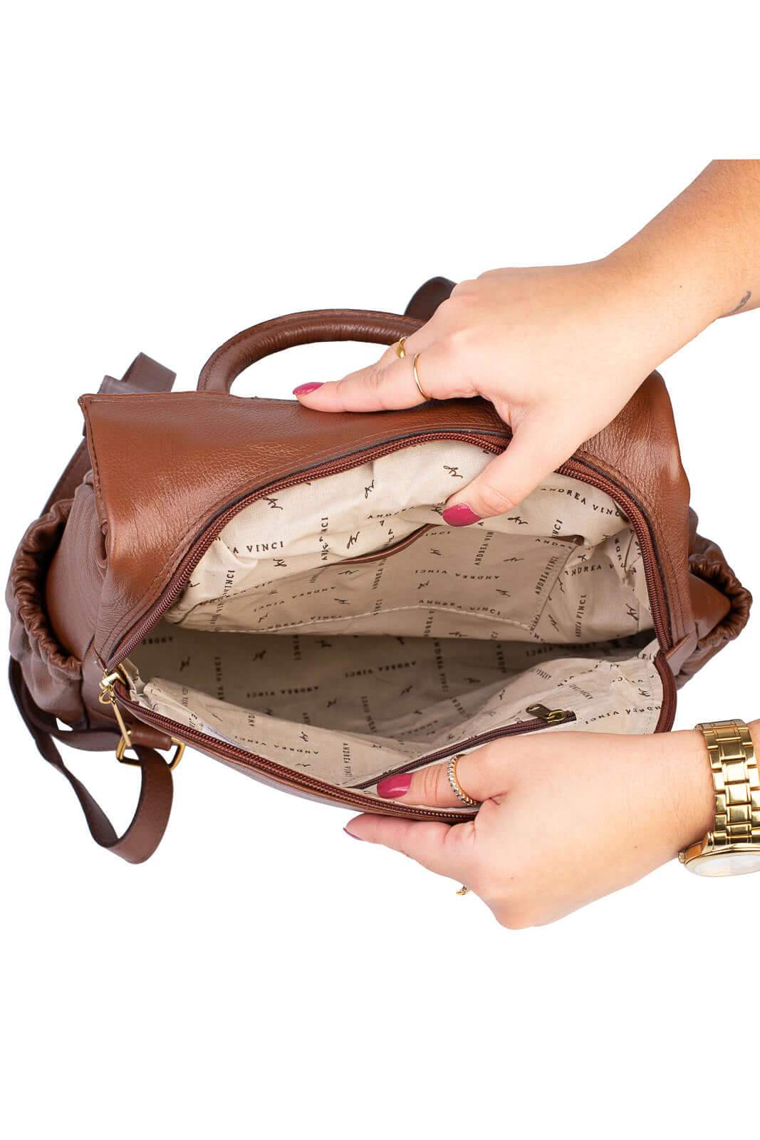 Mochila antifurto de couro liso Suelen - Enluaze