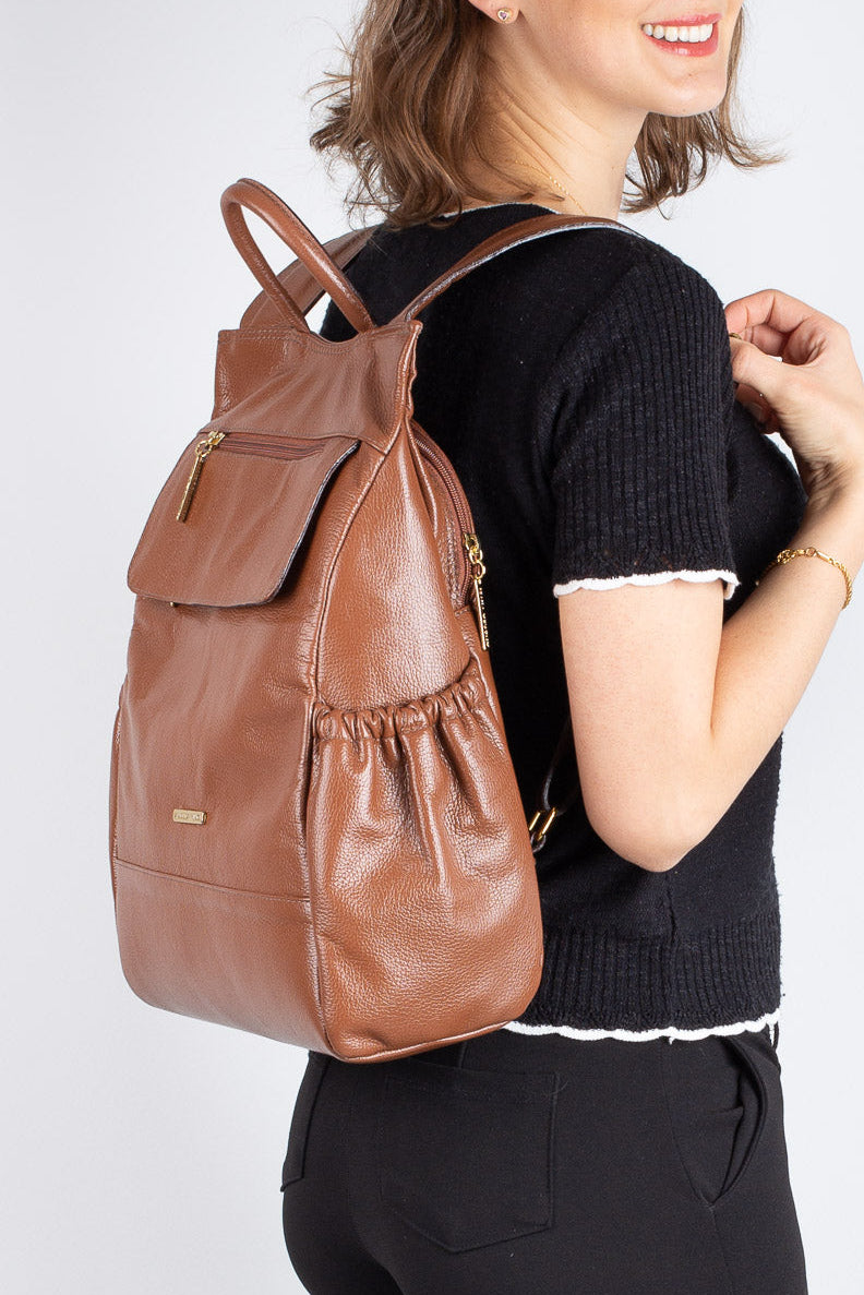 Mochila antifurto de couro liso Suelen