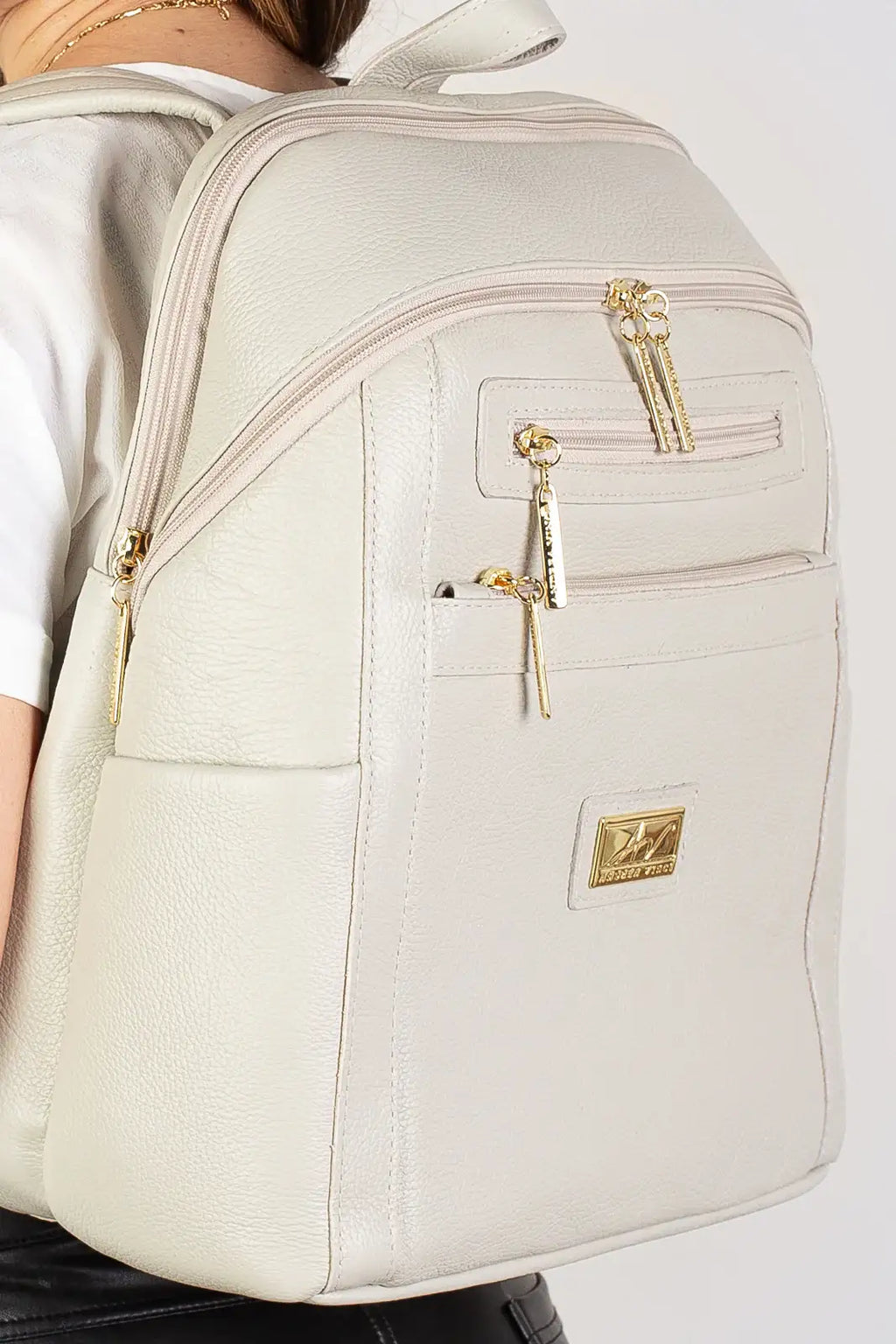 Mochila grande de couro liso Marcela - Enluaze