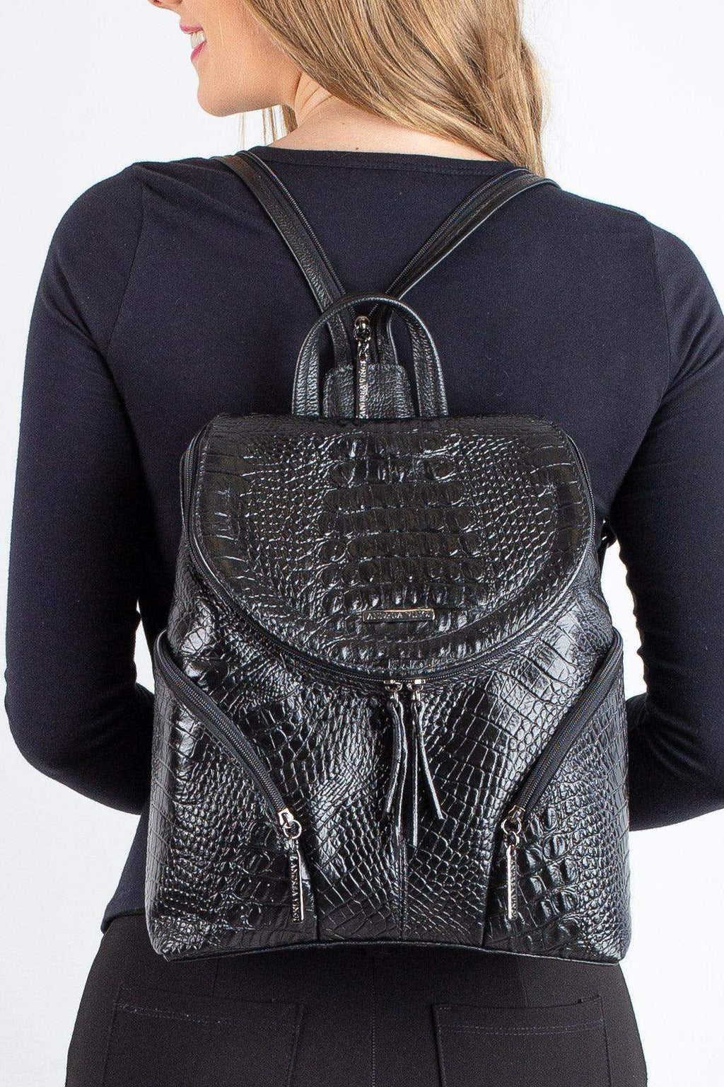 Mochila pequena de couro croco metais grafite Cecília - Enluaze