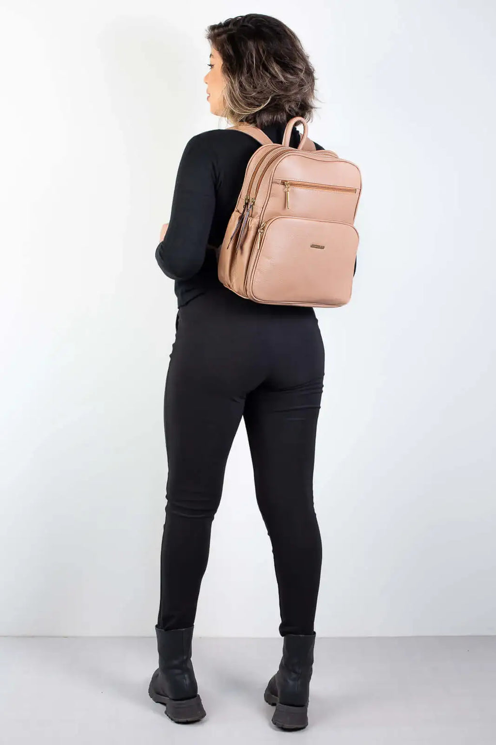 Mochila feminina de couro liso Zaya - Enluaze