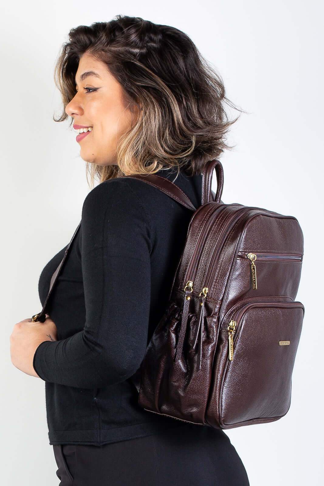 Mochila feminina de couro liso Zaya - Enluaze