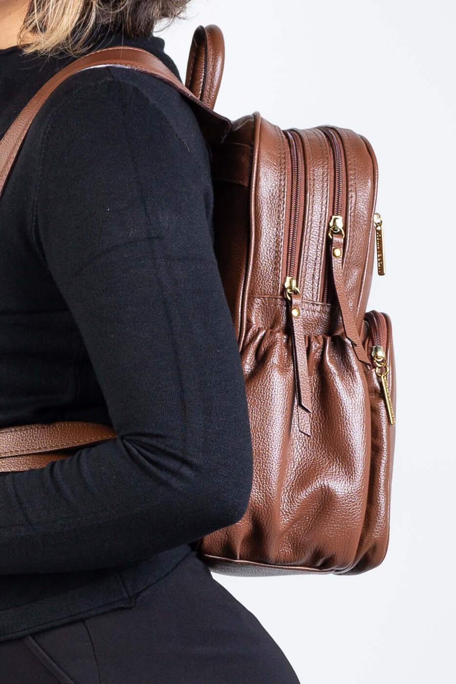 Mochila feminina de couro liso Zaya - Enluaze