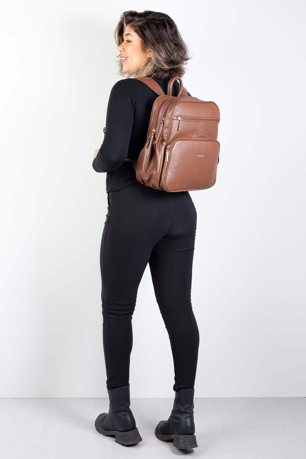 Mochila feminina de couro liso Zaya - Enluaze