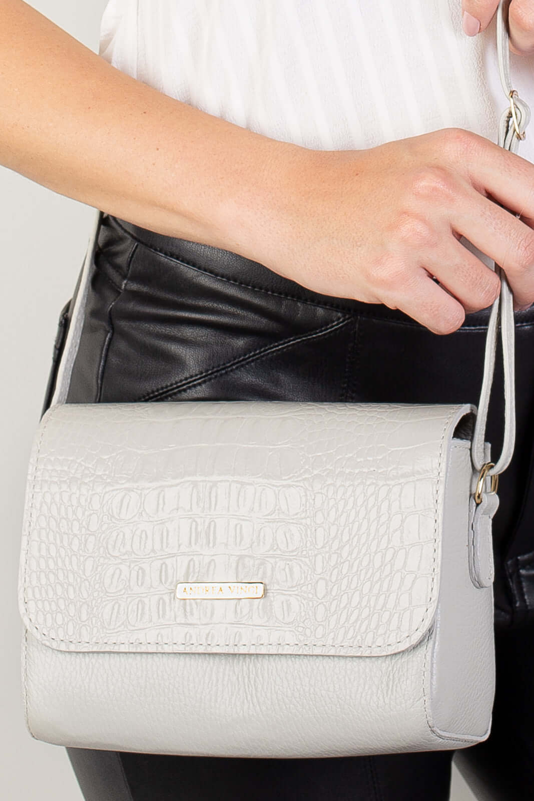 Mini bolsa transversal de couro croco Josi - Enluaze