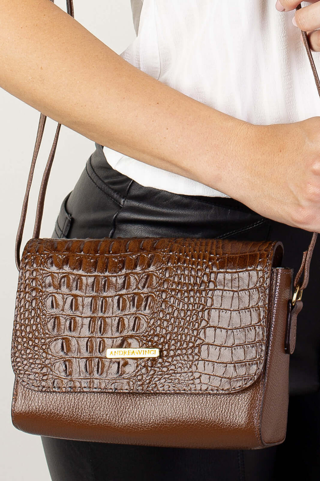 Mini bolsa transversal de couro croco Josi - Enluaze