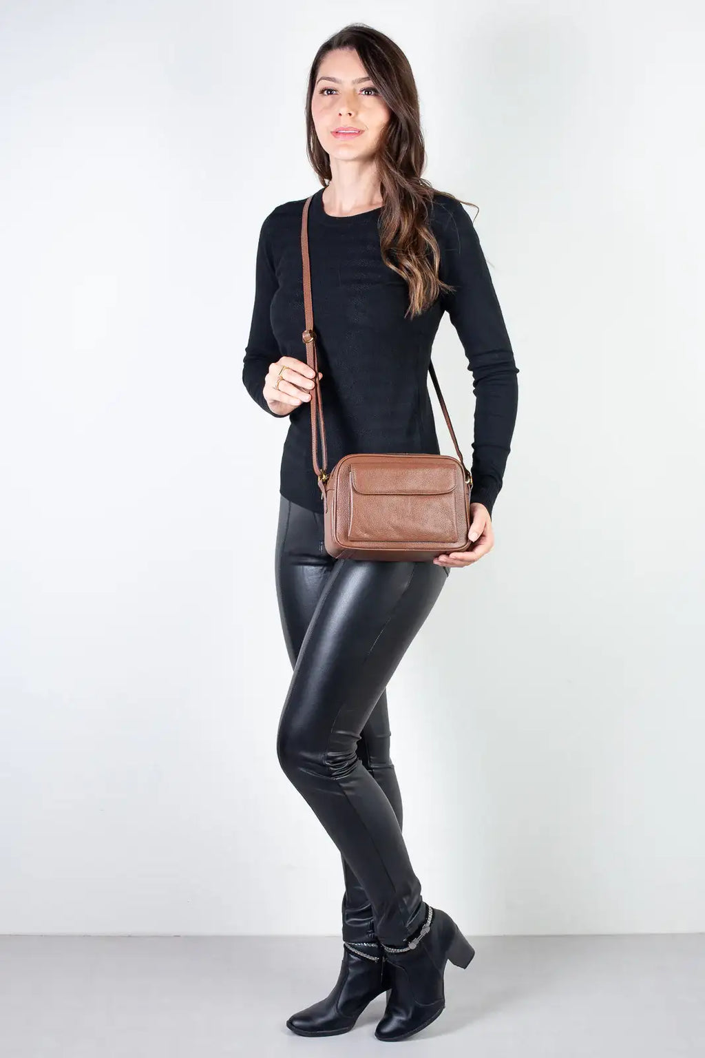 Bolsa quadrada pequena de couro liso Dana - Enluaze