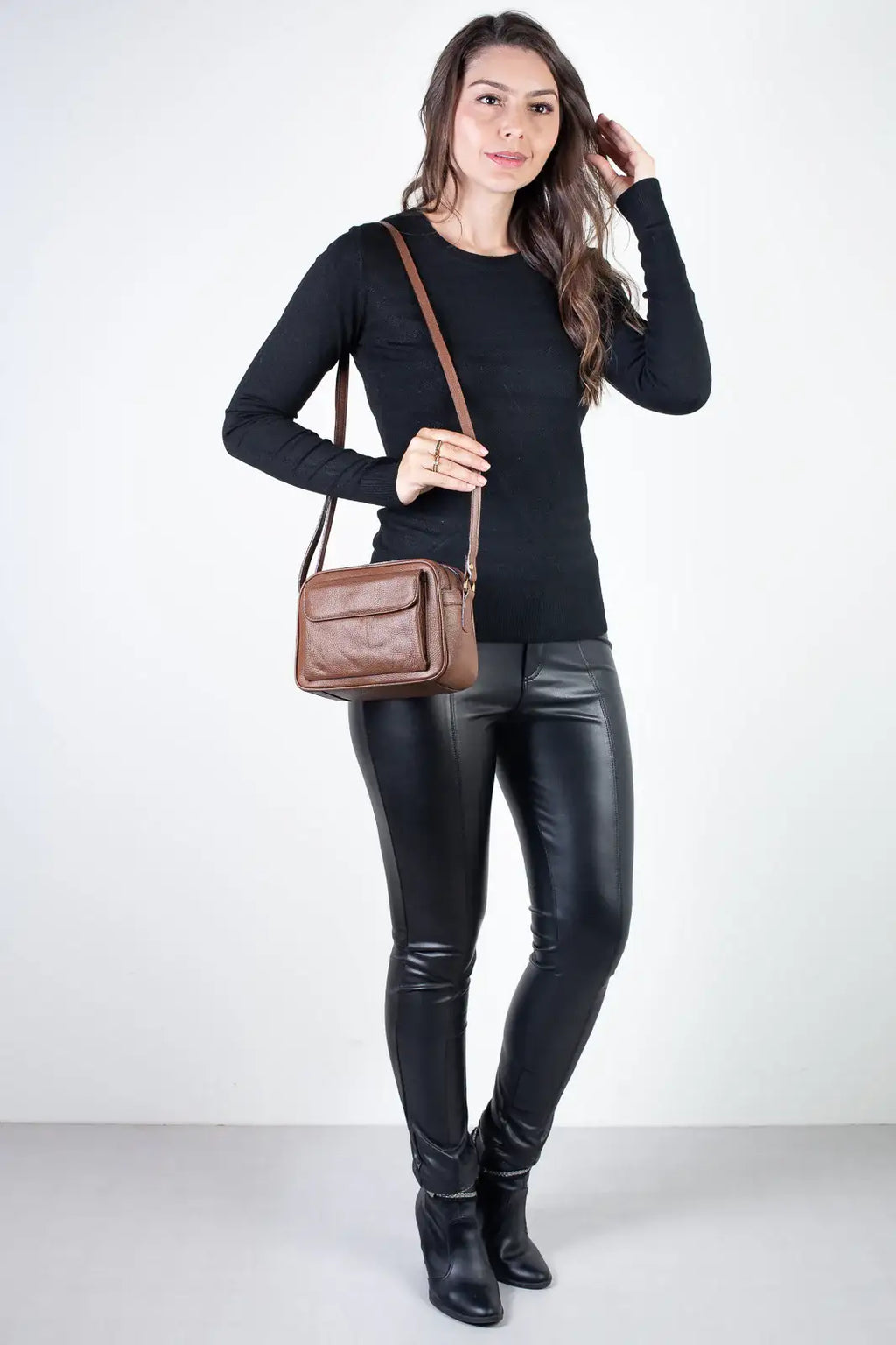 Bolsa quadrada pequena de couro liso Dana - Enluaze