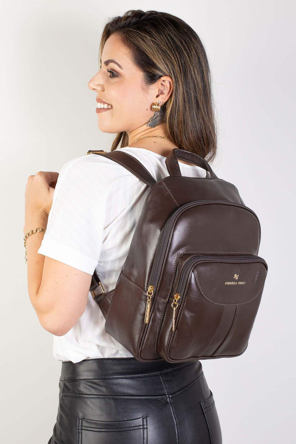 Mochila pequena feminina em couro italiano Angelina - Enluaze
