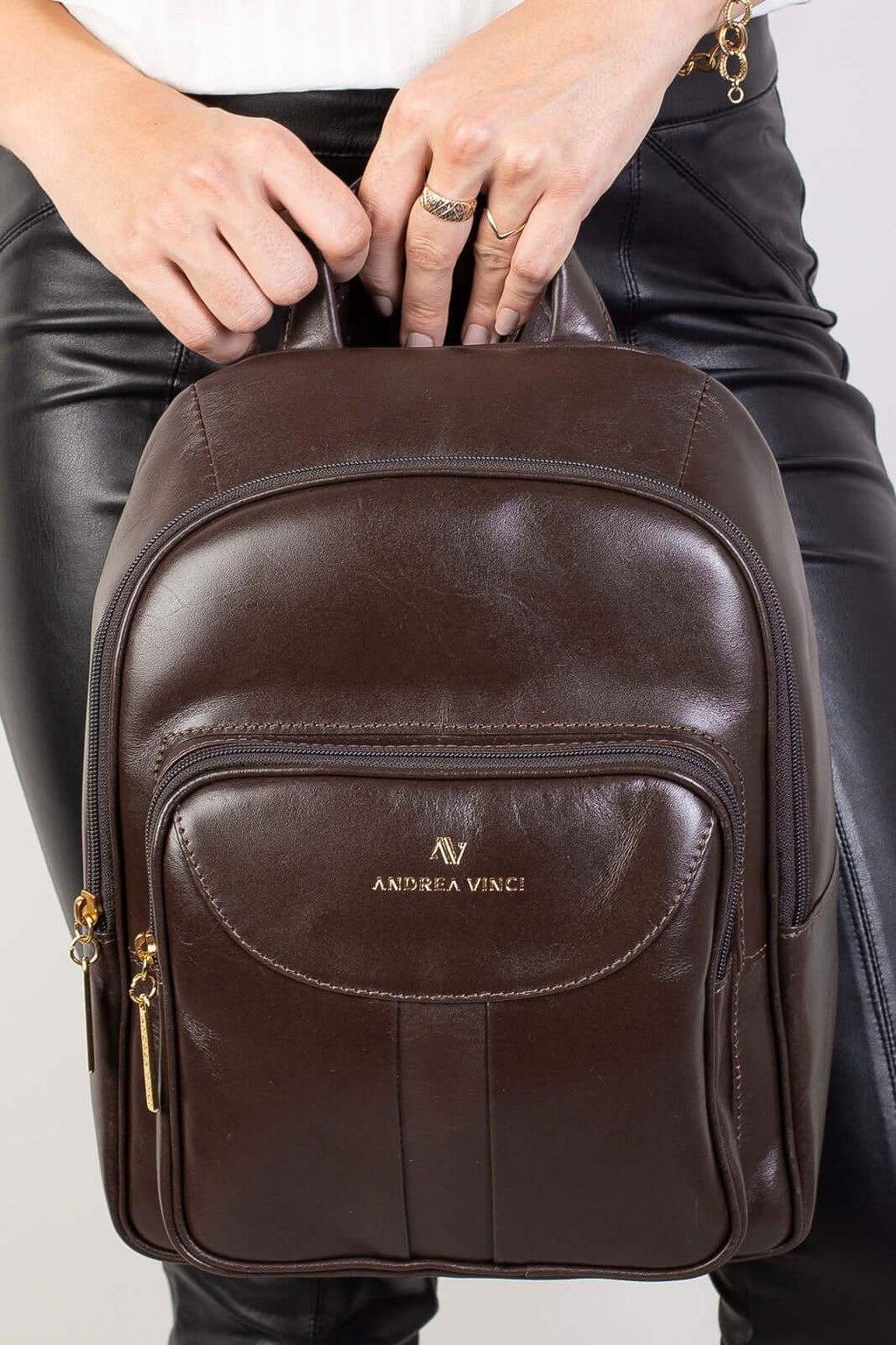Mochila pequena feminina em couro italiano Angelina - Enluaze