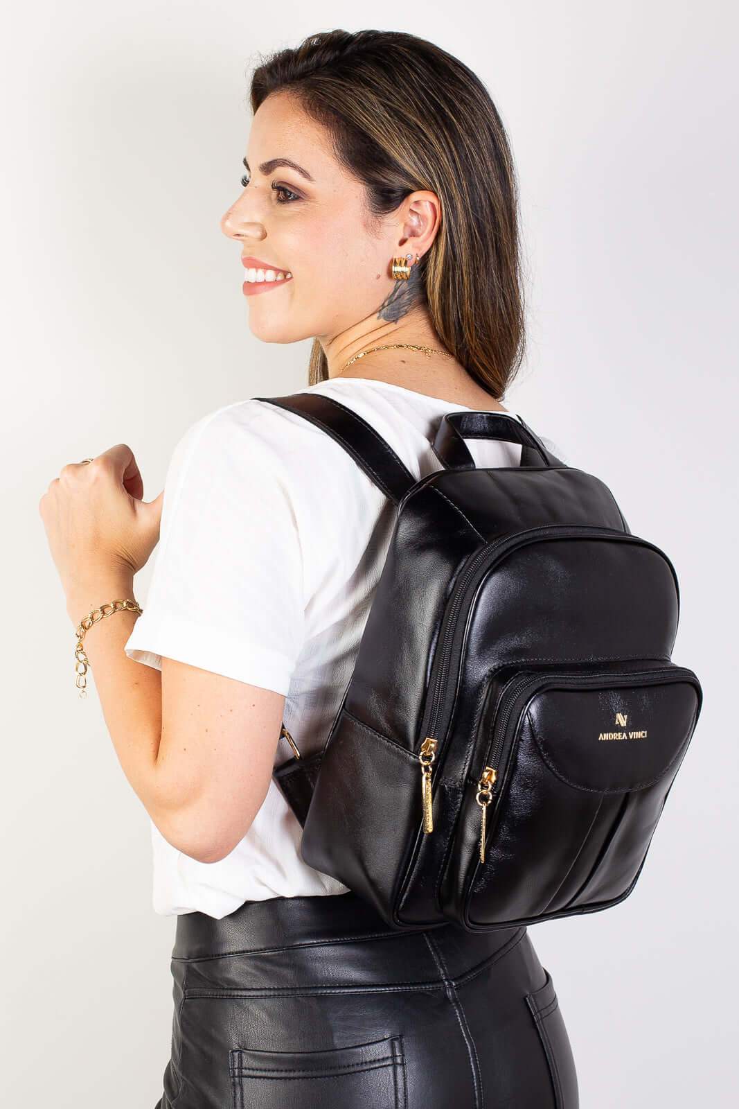 Mochila pequena feminina em couro italiano Angelina - Enluaze