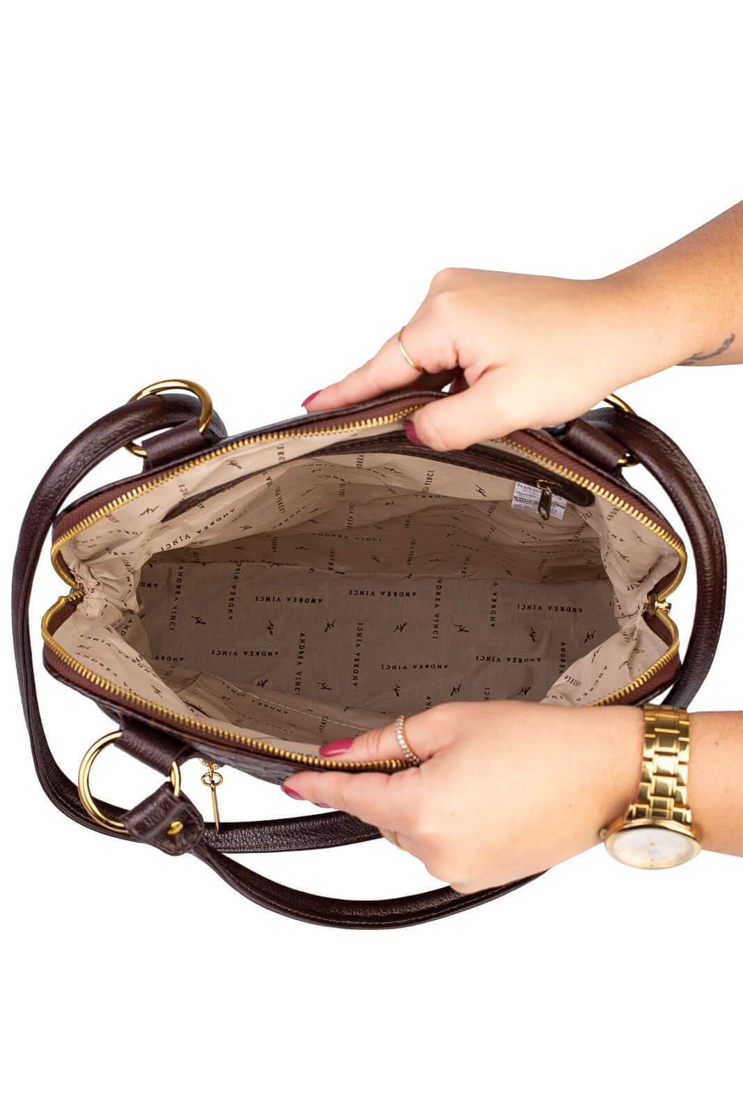 Bolsa mochila de couro croco Lívia - Enluaze