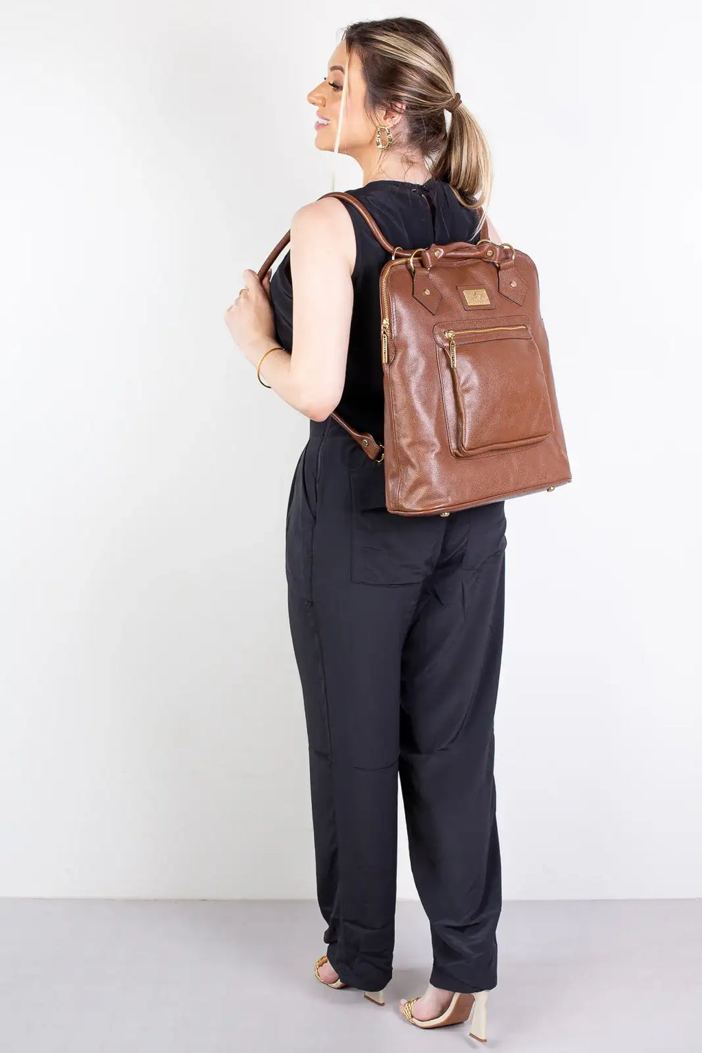 Bolsa mochila de couro liso Lívia - Enluaze