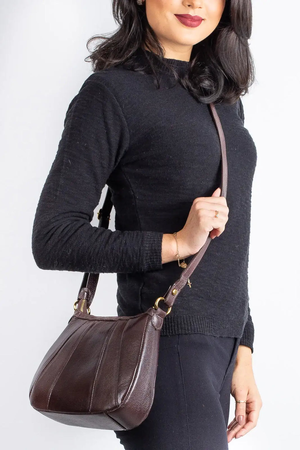 Bolsa transversal em couro liso Greice - Enluaze