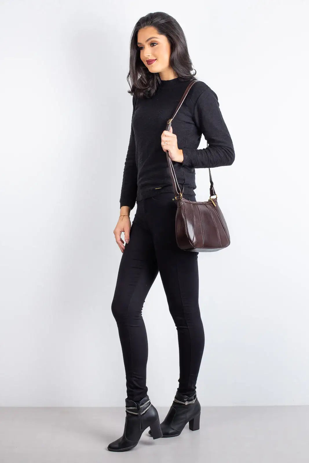 Bolsa transversal em couro liso Greice - Enluaze