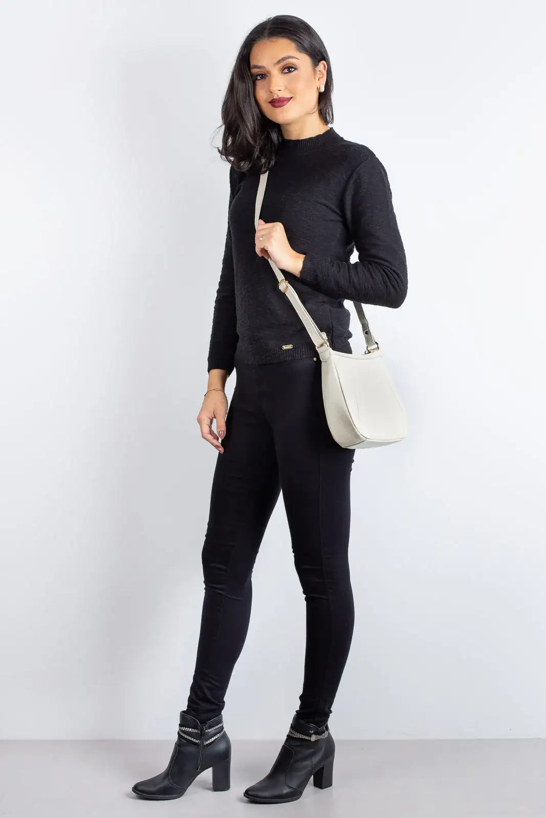 Bolsa transversal em couro liso Greice - Enluaze